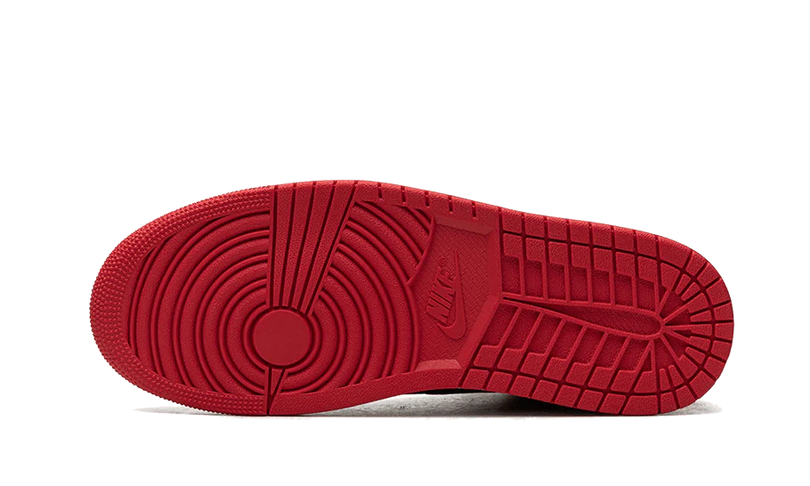 Air Jordan 1 Retro High OG Satin Bred - Image 4