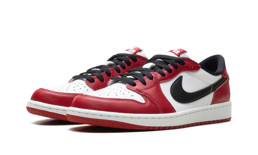 Air Jordan 1 Retro Low OG Chicago (2025) - Image 2