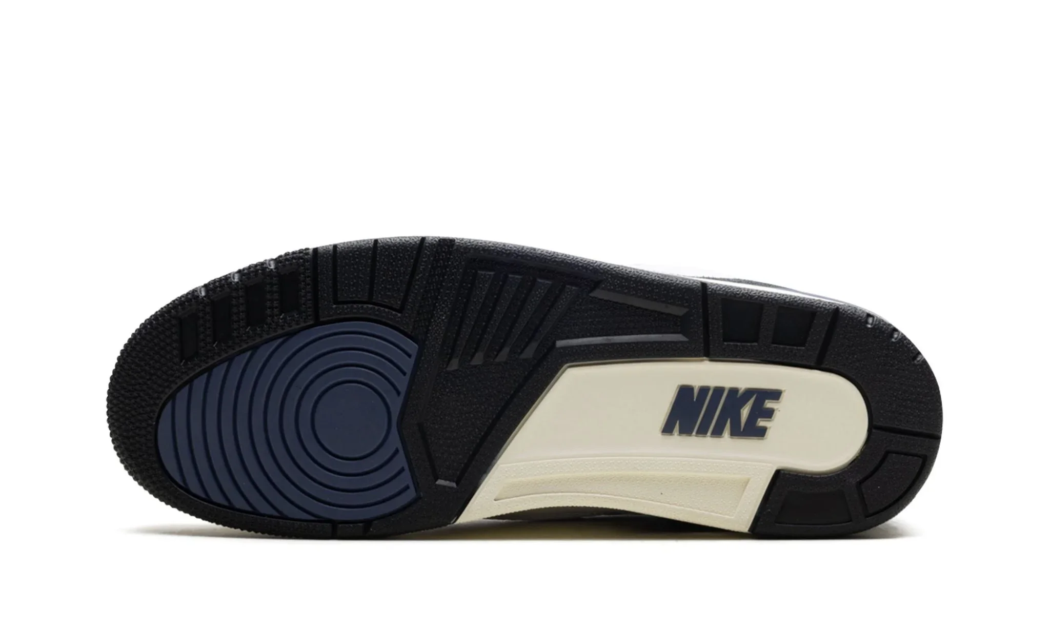 Air Jordan 3 Retro OG SP A Ma Maniére Diffused Blue - Image 4