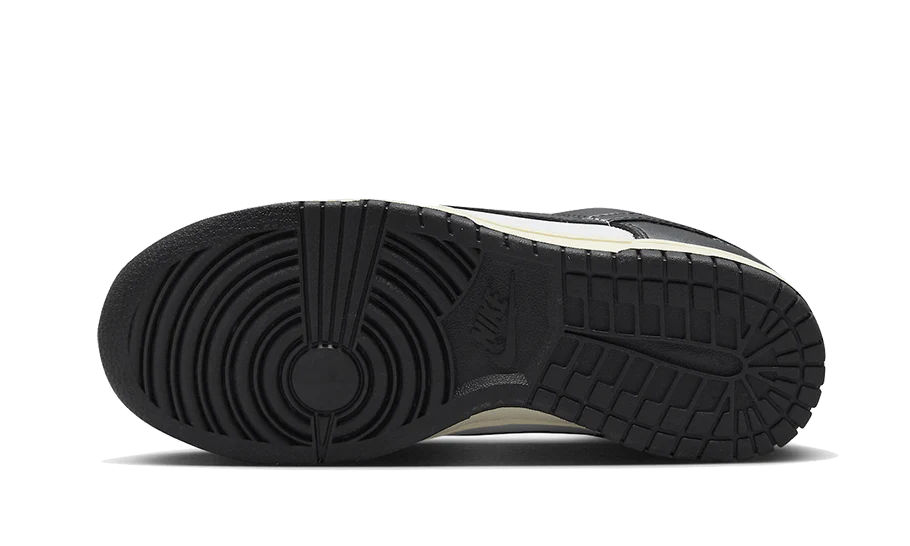 Nike Dunk Low Vintage Panda - Image 3