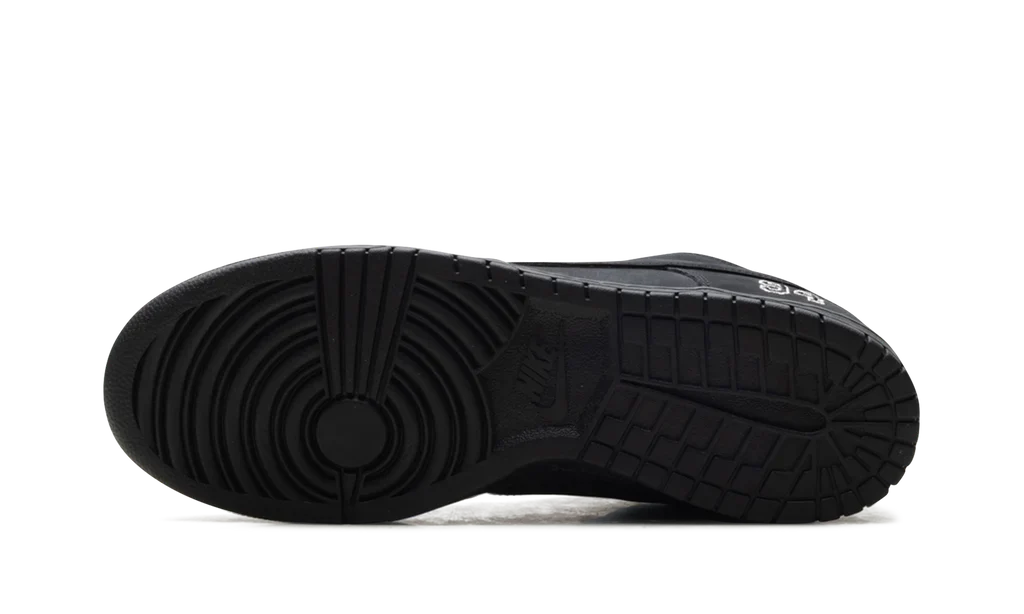 Nike SB Dunk Low Supreme 94 Black - Image 4