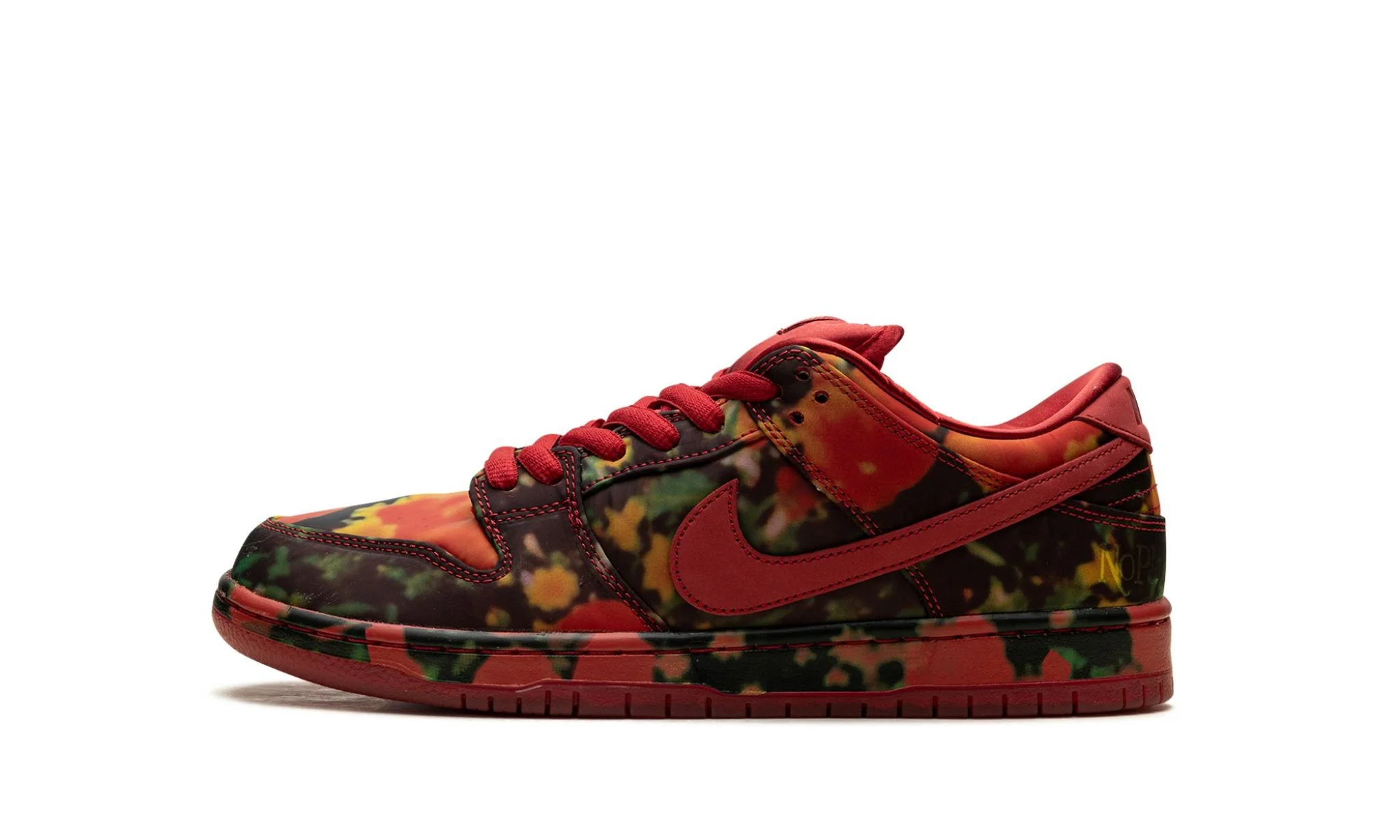 Nike SB Dunk Low The Wizard of Oz Poppy Field