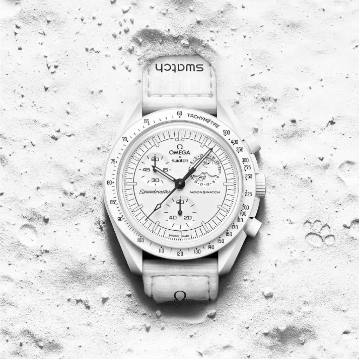 Swatch x Omega Bioceramic Moonswatch Mission To Moonphase Snoopy - Image 3