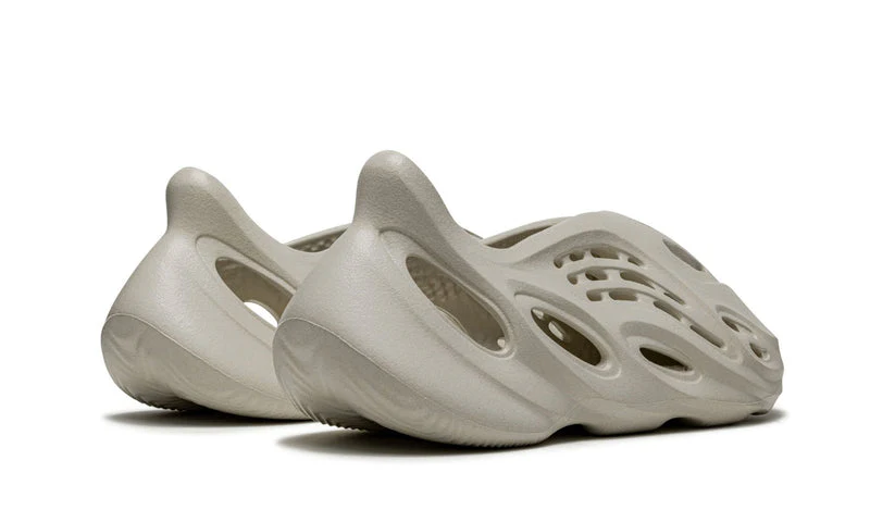 Yeezy Foam RNNR Sand - Image 3